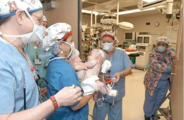 itan-ta-pio-spania-tridyma-ston-kosmo-4